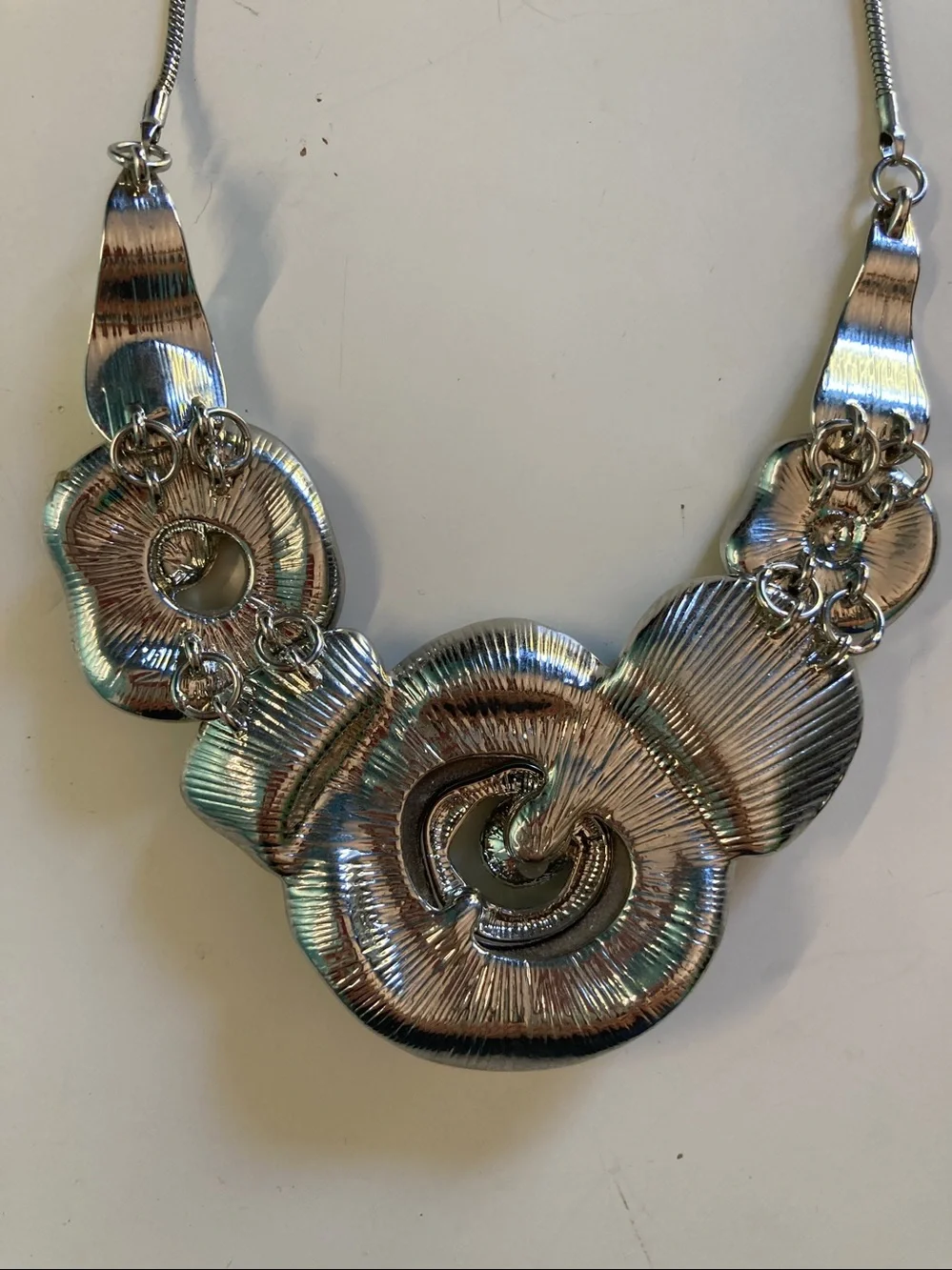 Fashion Statement Necklace in Silver Tone Metal Unbranded
